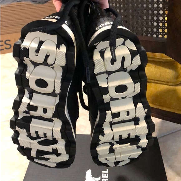 Sorel Winter Boots - Picture 5 of 6